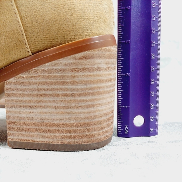 NEW Bp Brynne Tan Faux Suede Block Heel Pointy Toe Ankle Booties W660 - Picture 9 of 12